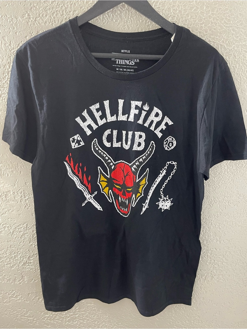 NWT Netflix Black Hellfire Club Graphic Tee with‎ Red and Yellow Demon Medium
